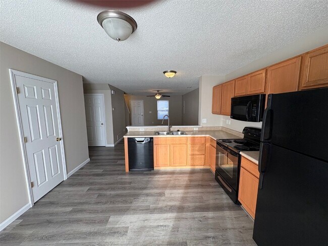 Building Photo - 31 Chesterfield Ct