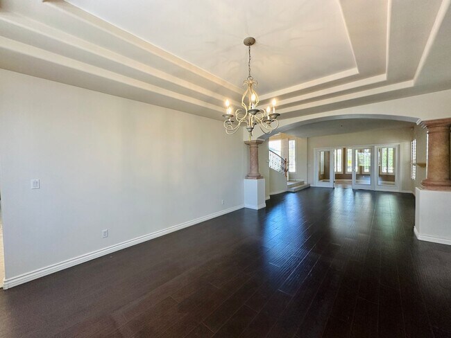 Building Photo - GORGEOUS 2 STORY HOME WITH A GRAND ENTRY &...