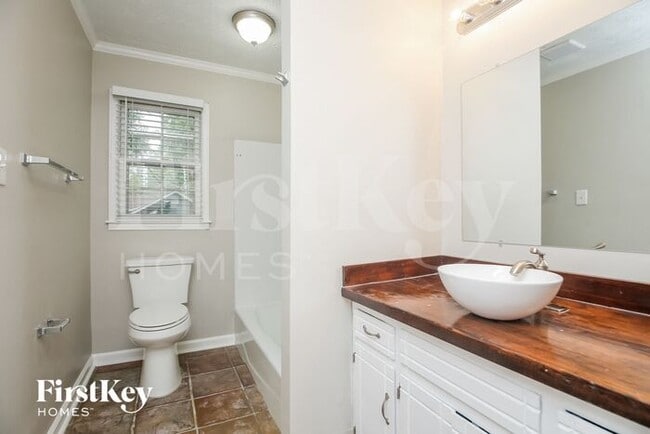 Building Photo - 1593 Pine Shadows Dr