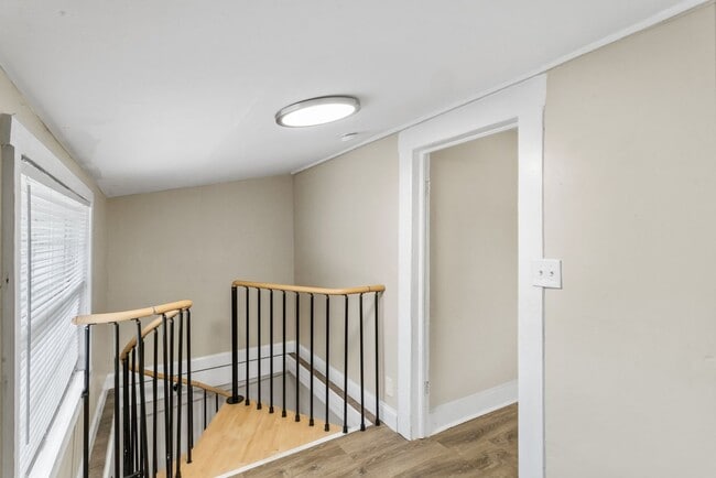 Building Photo - 3 Bed/2 Bath **Spiral Staircase, Split Level w/ NEW Bottom Floor Addition & LOTS of Extras** Redu...