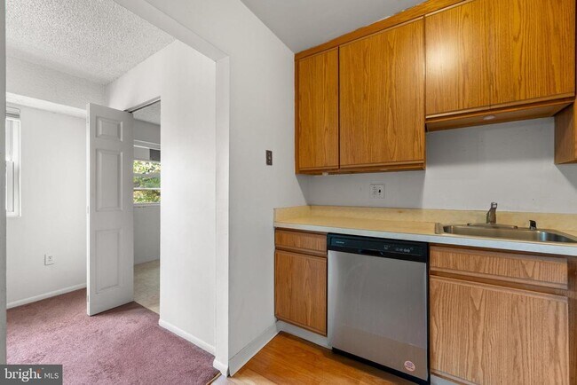 Building Photo - 424 Meadowview Ln