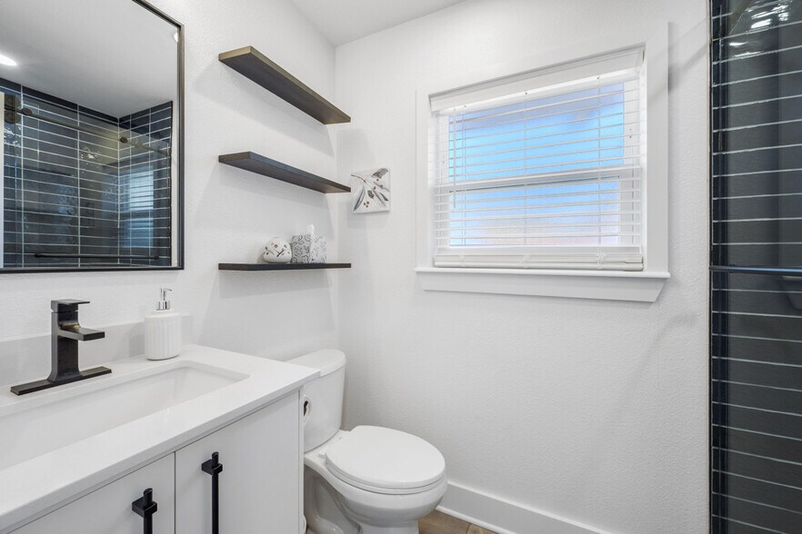 Building Photo - 1611 Armistead St