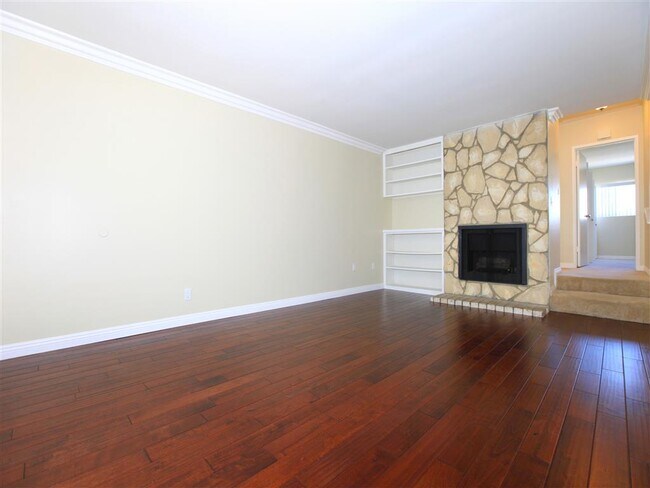 Building Photo - Chateau Parkside Apartments