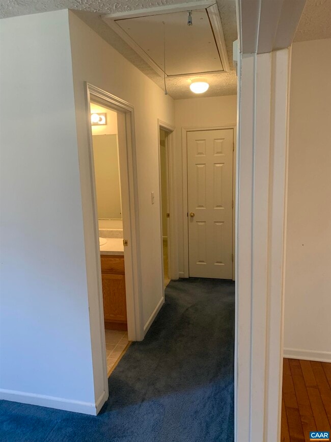 Building Photo - 7075 Maudes Ln