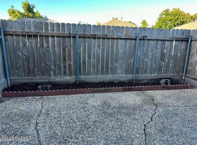 Building Photo - 200 Lodge Dr