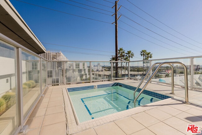 Building Photo - 1155 N La Cienega Blvd