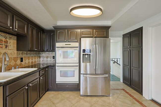 Building Photo - Spacious 4 Bed / 3 Bath Home in Desirable Nebo Hill – La Mesa (3,056 Sq Ft)