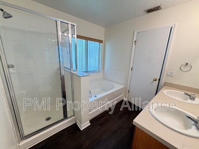 Building Photo - 1153 Elderberry Dr