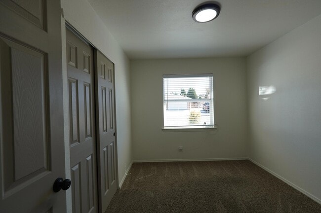 Building Photo - 6501 Dungan St NE