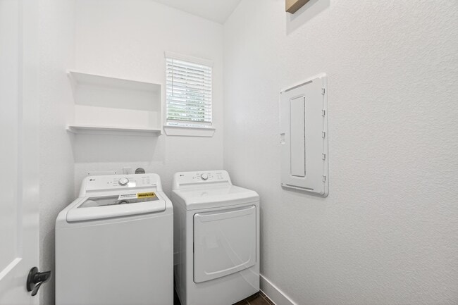 Building Photo - 295 Mallards Rim Dr