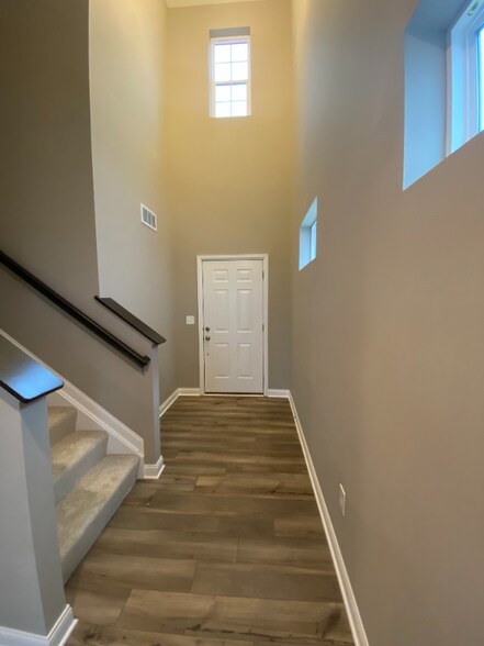 Building Photo - 7023 Unitas Lp