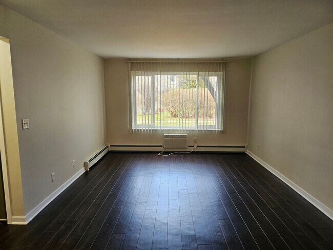 Building Photo - Light Road Apartments