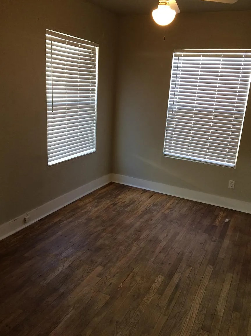 large windows - 1140 E Coronado Rd