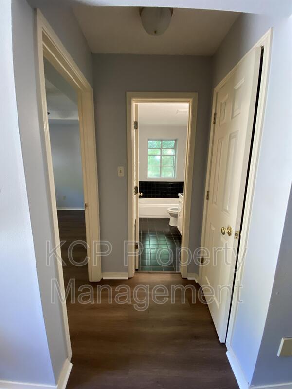 Building Photo - 5115 Fern St