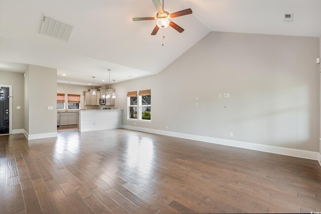 Building Photo - 1621 Palmetto Palm Dr