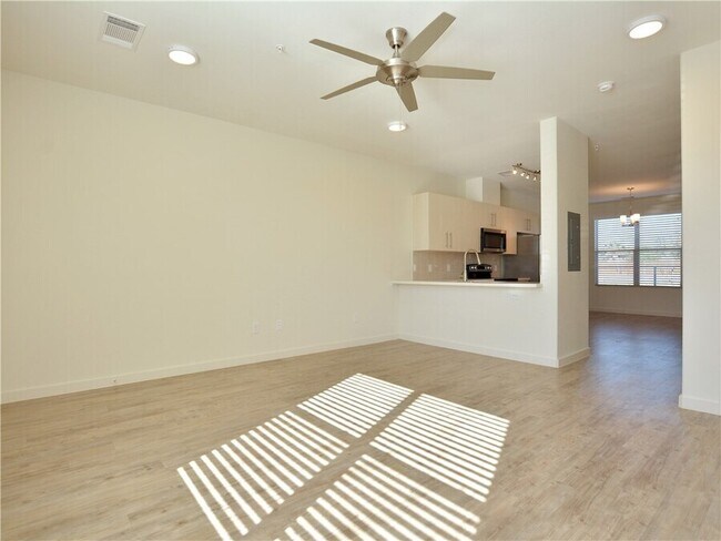 Building Photo - 7805 Cooper Ln