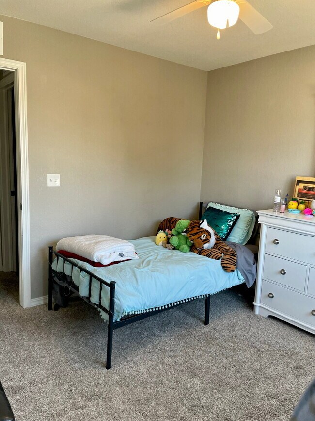 Building Photo - Charming Corner-Lot Home with Office, Fire Pit and Solar Panels on Primavera Lane, Fountain, CO!