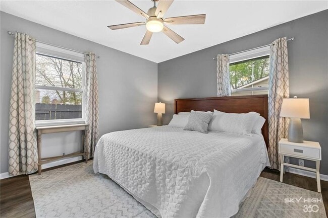 Building Photo - 110 SE 13th St