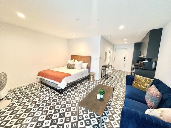 Building Photo - 201 Academy Dr