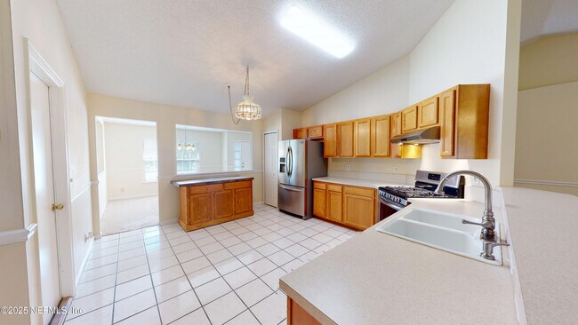 Building Photo - 1826 Blue Ridge Dr