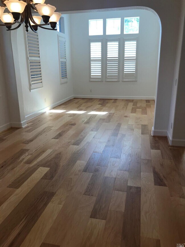 Building Photo - 80 Pinheiro Cir