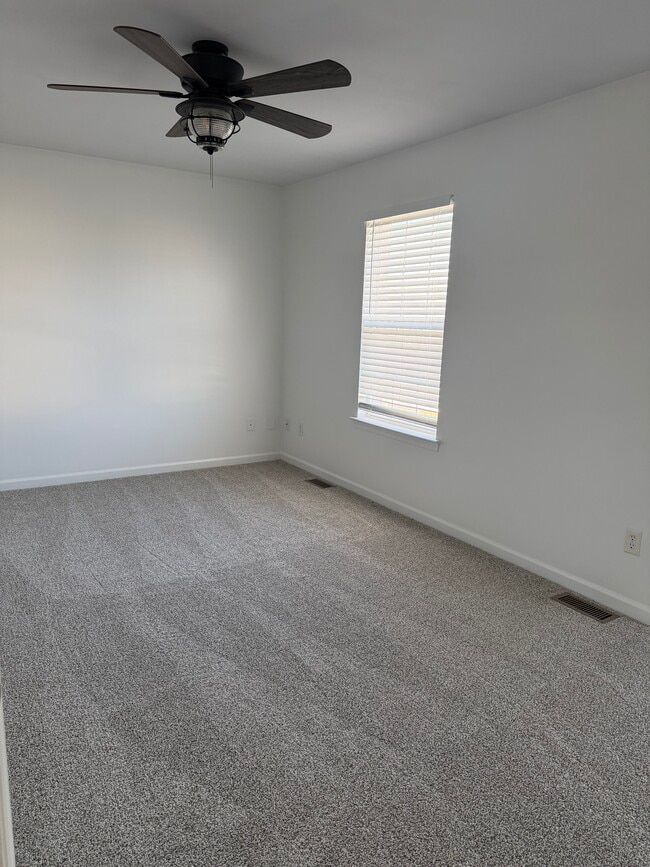 Building Photo - 517 Aidone Dr