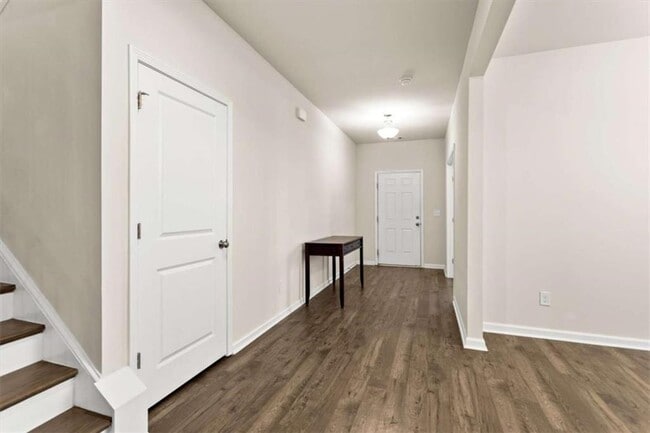 Building Photo - 3217 Hidden Valley Cir