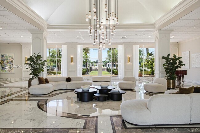 Building Photo - 5600 Collins Ave