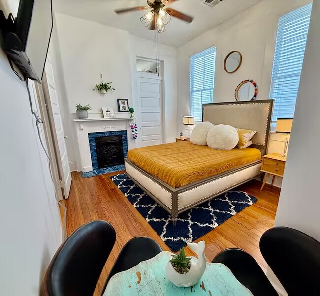 Building Photo - 1525 Melpomene St