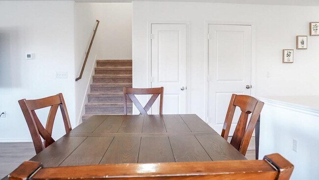 Building Photo - 2400 Willkomen Wy