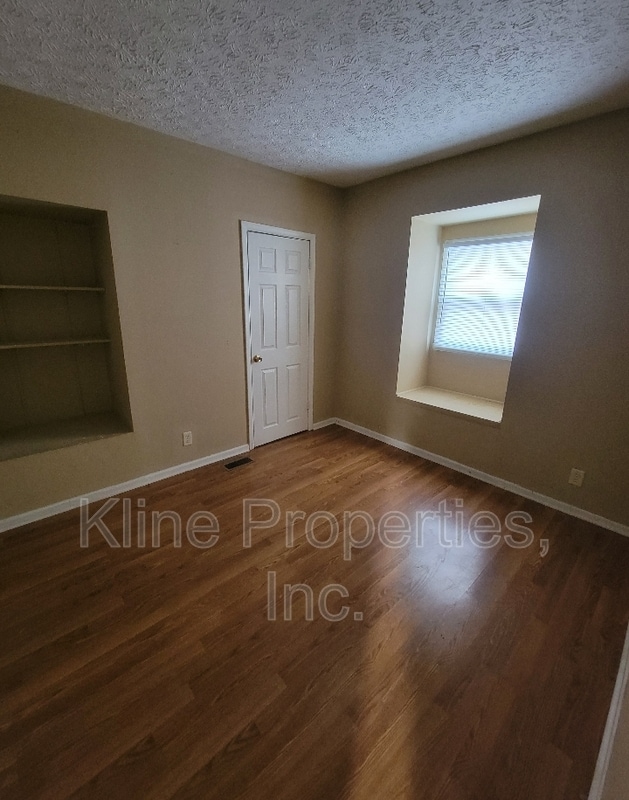 Building Photo - 4324 Winthrop Ave