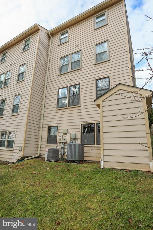 Building Photo - 12300 Sweetbough Ct