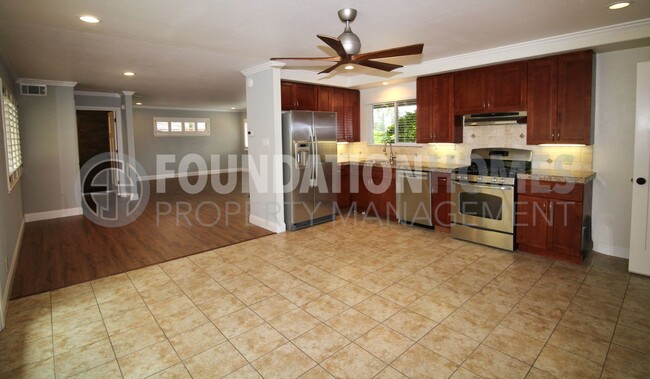 Building Photo - Stylish Single-Level Home by Loma Verde Pr...