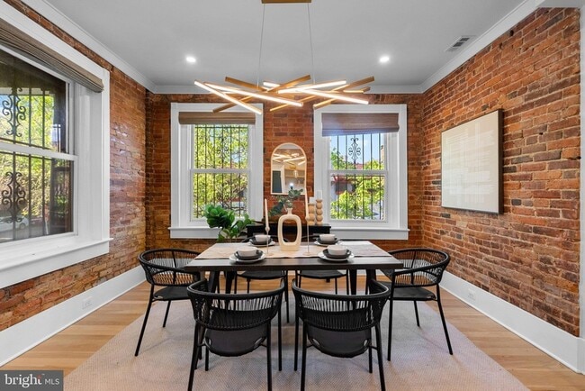 Building Photo - 1616 Kilbourne Pl NW