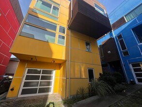 Building Photo - Beautiful Modern House near Columbia City in Seattle