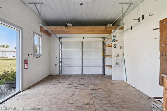 Building Photo - 245 Lynbrook Dr