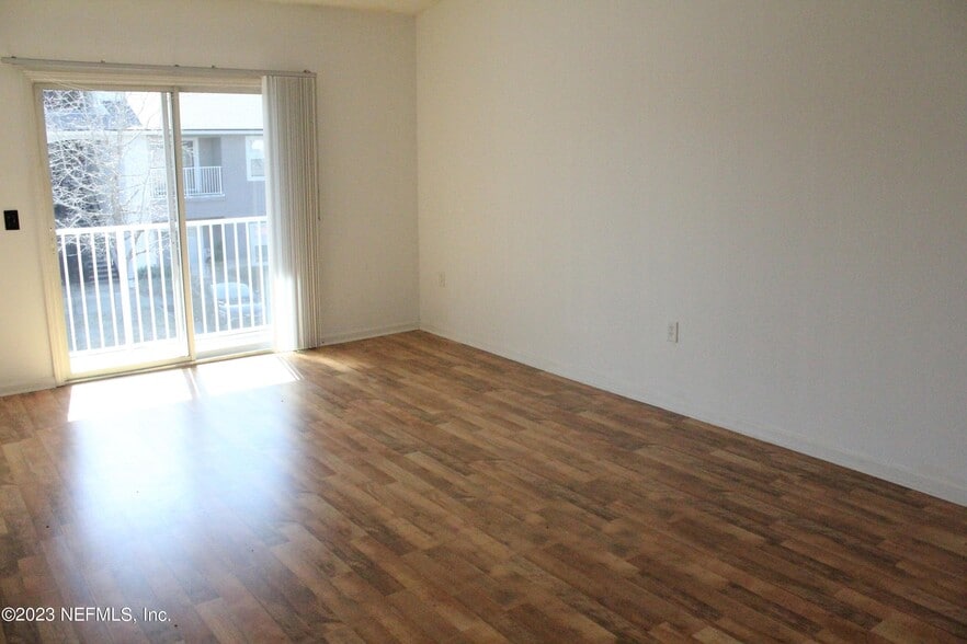 Building Photo - 7920 Merrill Rd