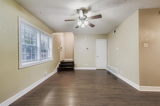 Building Photo - 214 Austin St