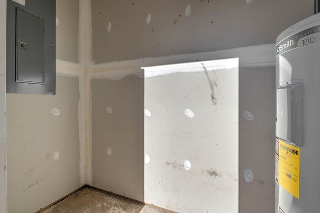 Building Photo - 2 Bed 2.5 Bath Townhome