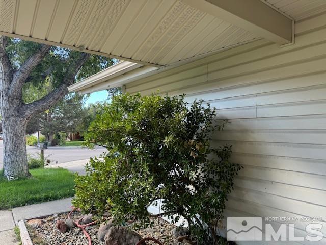 Building Photo - 1618 Shady Oak Dr
