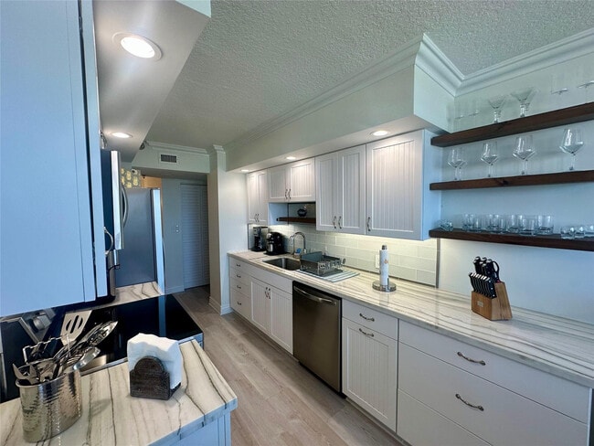 Building Photo - 1500 N Ocean Blvd