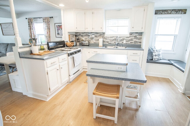 Building Photo - 113 E Indiana Ave