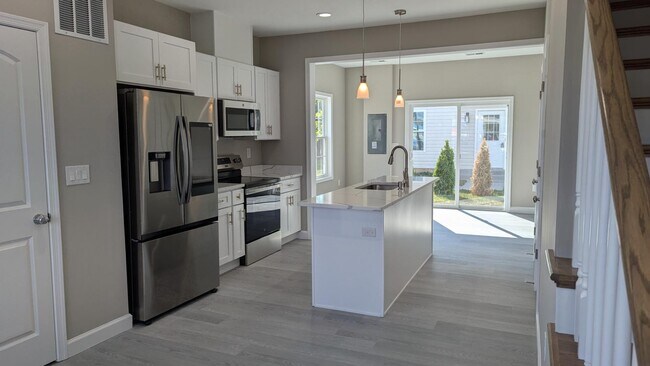 Building Photo - 2253 Papermill Rd