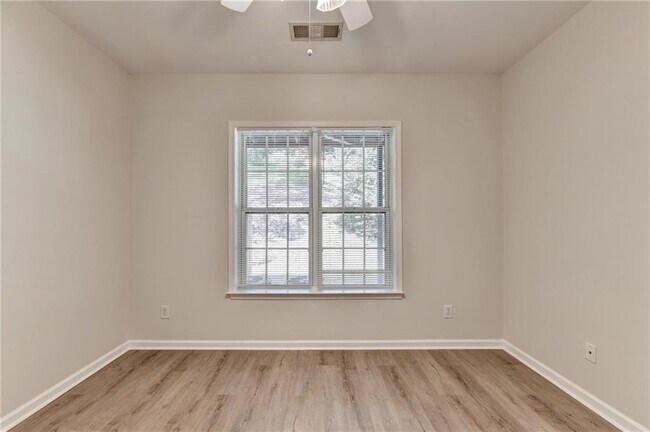 Building Photo - 2026 Merrimont Way