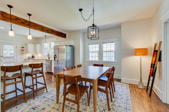 Building Photo - 2231 Blair Blvd