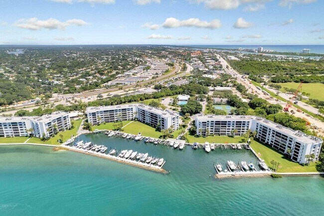Building Photo - 1648 Jupiter Cove Dr
