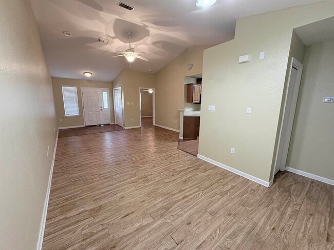 Building Photo - 2370 Quazar Cir