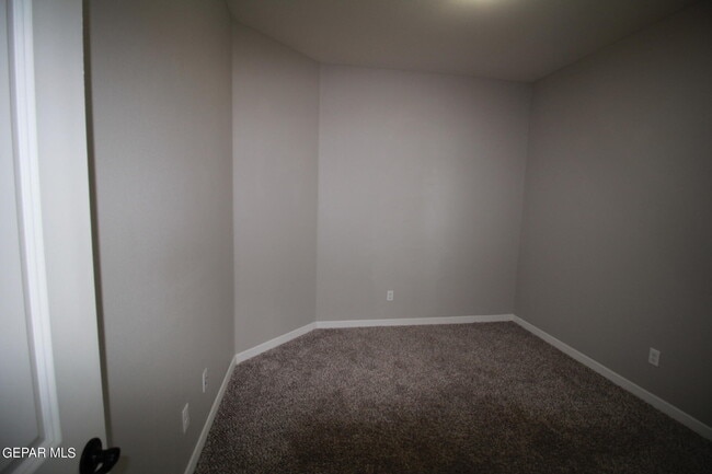 Building Photo - 509 Cedarwood Ave