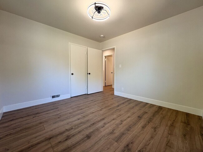 Building Photo - Modern Oasis in the Heart of Los Altos – U...