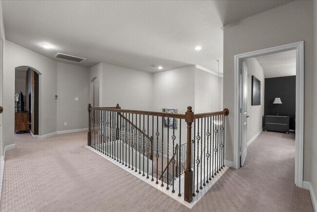 Building Photo - 2417 Lake Mist Dr